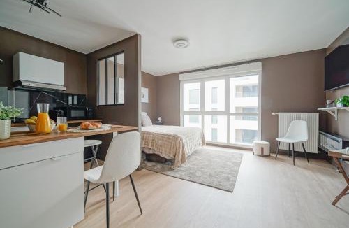 Bobigny Apartment | Le Bobibrown - Proche Métro 5 et tram, parking, résidence neuve