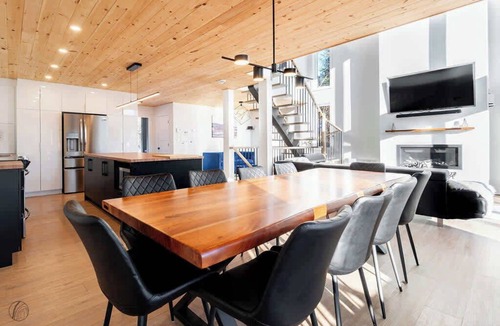 Saint Come Ski Chalet | Le Boisé | hot tub | pool table | Dogfriendly