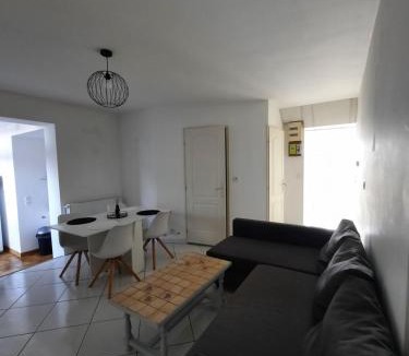 Auxonne Apartment | Le-bon-appart de plain-pied avec terrasse