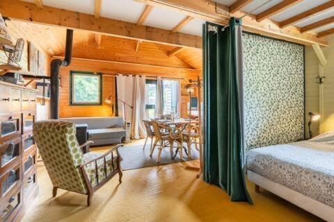 Sainte-Nathalene Apartment | Le bon chemin Ateliers