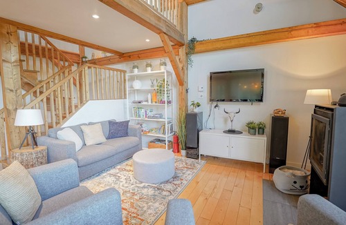 Mauricie Ski Chalet | Le Bon Vingt | Fireplace | Year-round BBQ | AC | Veranda | Canoe&SUPs | Firepit