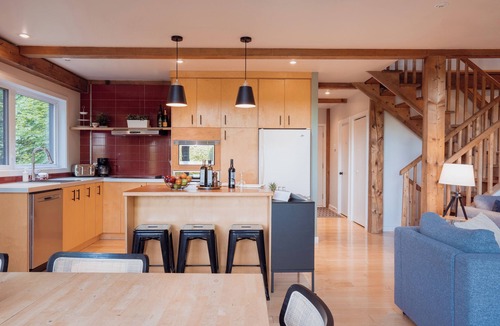 Mauricie Ski Chalet | Le Bon Vingt | Fireplace | Year-round BBQ | AC | Veranda | Canoe&SUPs | Firepit
