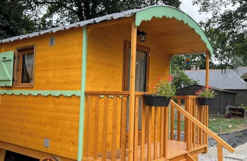 Carentoir Cabin | Le Bonheur est Dans le Prés