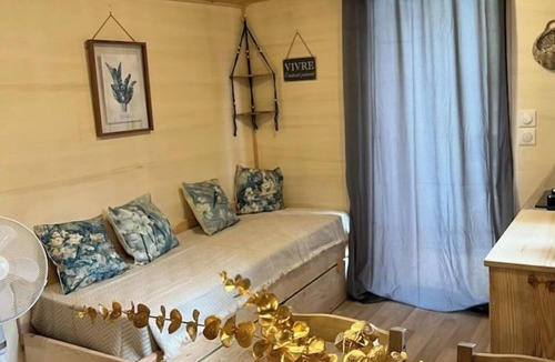 Carentoir Cabin | Le Bonheur est Dans le Prés