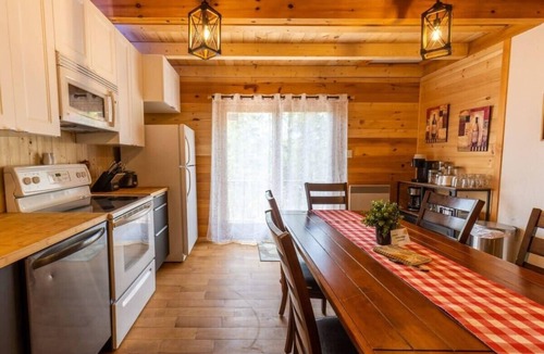 Pohenegamook Ski Chalet | Le Boréal | Private Spa & Lakefront