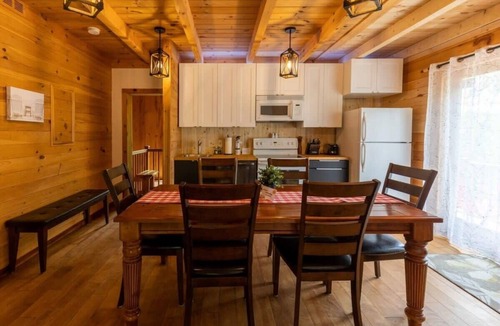 Pohenegamook Ski Chalet | Le Boréal | Private Spa & Lakefront