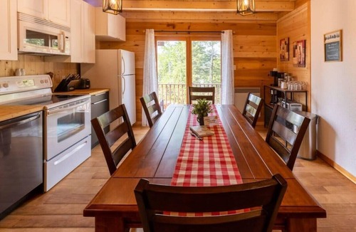 Pohenegamook Ski Chalet | Le Boréal | Private Spa & Lakefront