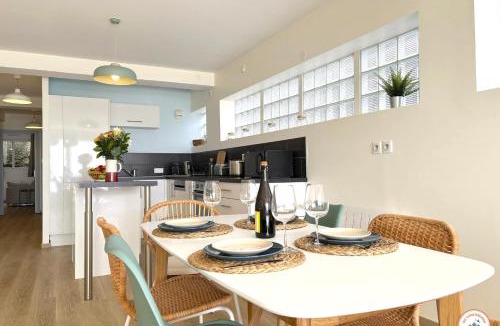 Saint-Martin-du-Littoral Apartment | Le Bord de Mer - Vue Mer - Terrasse - Parking