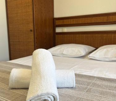 Chateauneuf-sur-Isere House | Le Bord du Lac