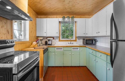 Saint Come Ski Chalet | Le Botanique | lake access | hot tub | fire camp
