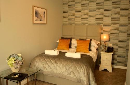 Heybridge Hotel | Le Bouchon Brasserie & Hotel