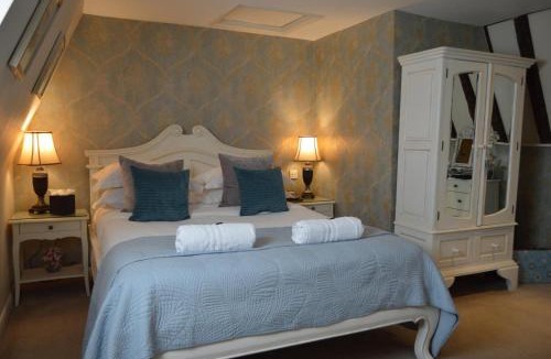 Heybridge Hotel | Le Bouchon Brasserie & Hotel