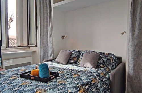 Castelnaudary Apartment | Le Bouda avec un balcon vue sur la République