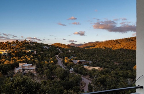 Hyde Park Estates House | Le Boudenly x Breathtaking Views+Jacuzzi+Dry Sauna