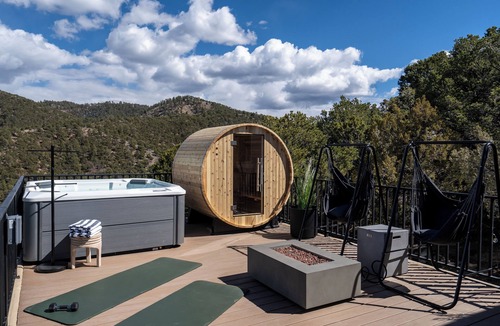 Hyde Park Estates House | Le Boudenly x Breathtaking Views+Jacuzzi+Dry Sauna