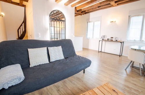 Amboise Apartment | Le boudoir d'adelaïs