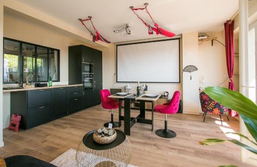 Graville Apartment | Le Boudoir de Fanny - Sauna/Balnéo/ciné/Hamacs