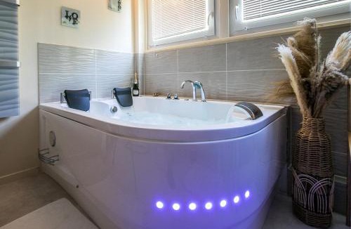 Graville Apartment | Le Boudoir de Fanny - Sauna/Balnéo/ciné/Hamacs