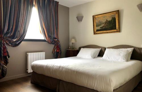 Bayeux House | Le Boudoir