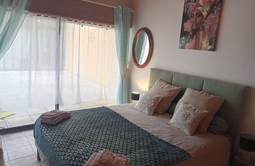 Saint-Aigulin House | le Bougainvillée