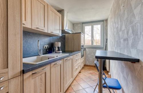 Mantes-la-Ville Apartment | Le Bouquet Violet - Gare à 1 km