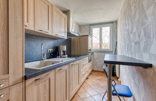Mantes-la-Ville Apartment | Le Bouquet Violet - Gare à 1 km