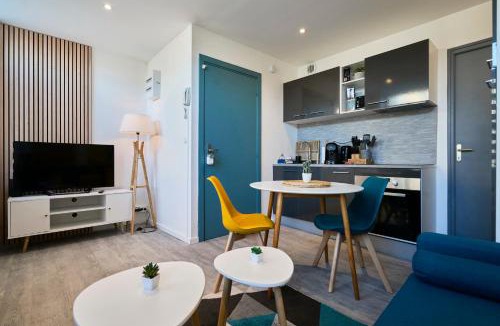 Carvin Apartment | Le Brother Entre Lille et Lens, parking
