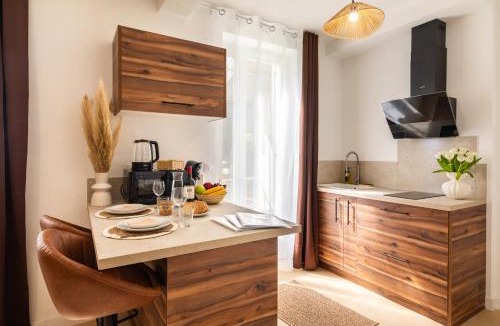 Agen Apartment | Le Brun - T1 climatisé - Terrasse et jardin privé