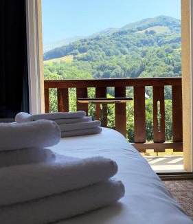 Saint-Jacques-des-Blats Hotel | Le Brunet