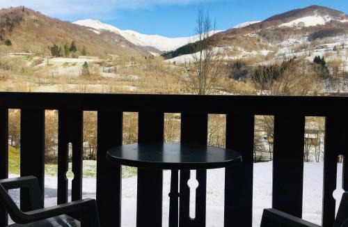 Saint-Jacques-des-Blats Hotel | Le Brunet