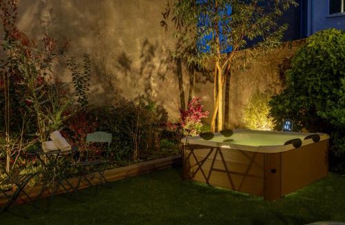 Centre Ville Apartment | Le Bucolique - T3 avec jacuzzi, véranda et jardin