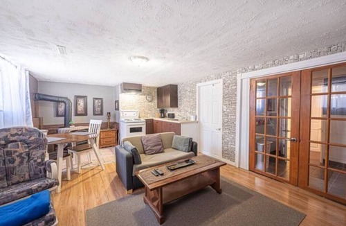 St. Jerome House | Le bungalow Des Hauteurs Free Parking, Fast WI-Fi