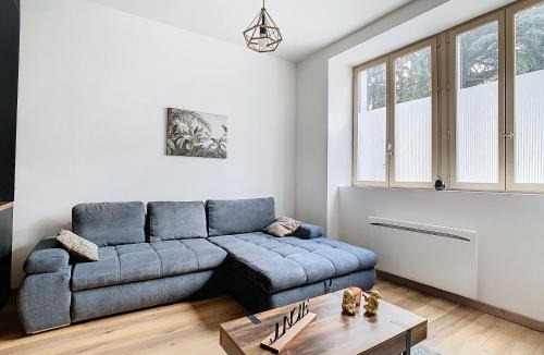 Voiron Apartment | Le cèdre de Jori