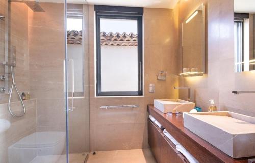 Old Town Apartment | Le Céléste - Appartement Chic Vue Port St-Tropez