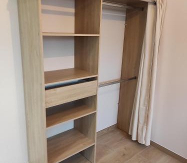 Saint-Planchers Apartment | Le Célina