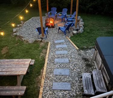 Petite-Riviere-Saint-Francois Ski Chalet | Le Rassembleur, SPA & SALLE DE JEU