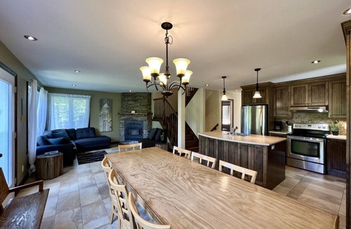 Saint-Gabriel-de-Valcartier Ski Chalet | Le Rivat - Chalet 12 places + 2 pour enfants