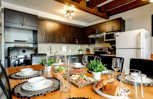 Sainte-Lucie-des-Laurentides House | Le Château : Waterfront, Beach, BBQ
