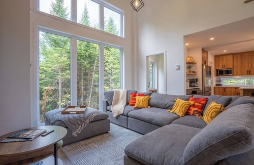 Lac-Swell House | Le Kouzy - Spa, Foosball, Pool table, Game Room