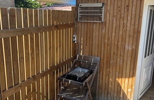 Lanton Cabin | 🌿 Le Cabanon de Cassy - Comfortable gîte with heated pool, near the ocean