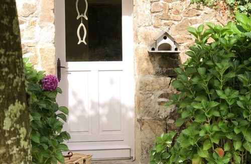 Cite House | Le cabanon de Ninon, a small charming landmark near Perros-Guirec