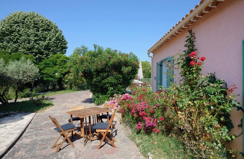 Manosque Apartment | LE Cabanon DES Micocouliers