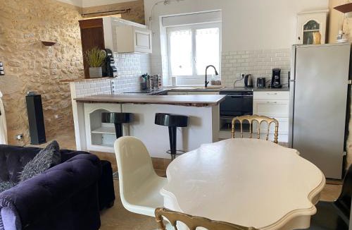 Cerons House | le cachot de st Cricq