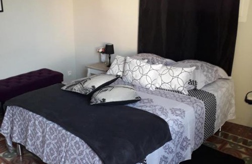 Salindres House | LE CAFÉ DES FLEURS