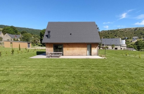 Chambon-sur-Lac House | Le Cairn - Chambon SUR LAC