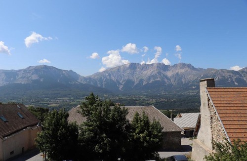 Benevent-et-Charbillac Bed & Breakfast | Le Cairn Chambres & Table d'hôtes