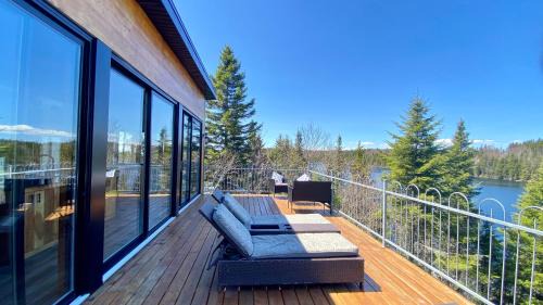 Saint-Cyrille-de-Lessard House | Le Calme en Forêt - Lac Privé