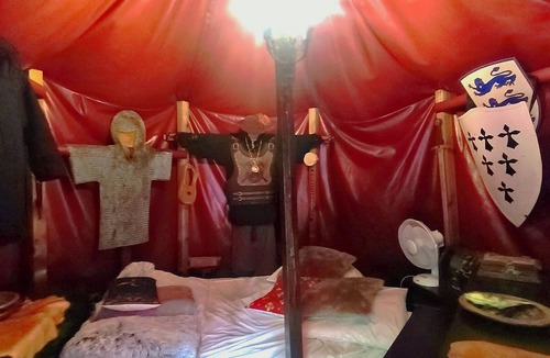Valencay Hotel | Le Camp du Chevalier Hébergement Insolite Près du zoo de Beauval