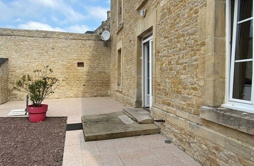 Banville House | Le Camp Romain, family home with land