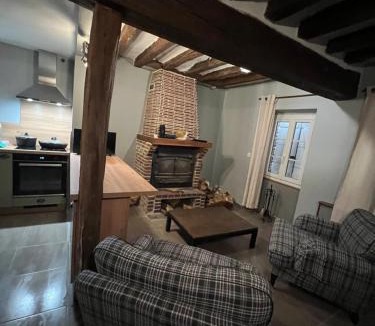 Thury House | Le Campagnard Saint-Privé